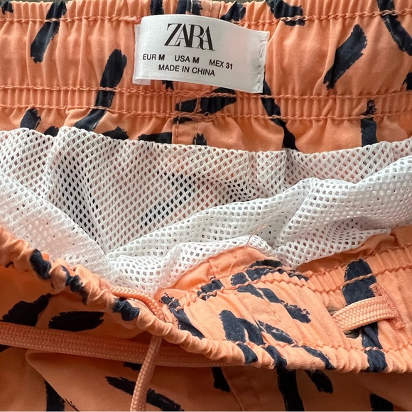 Zara Men’s Swim Trunks Size Medium - Picture 3 of 3
